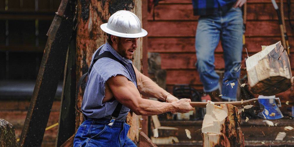 Alaska lumberjack show